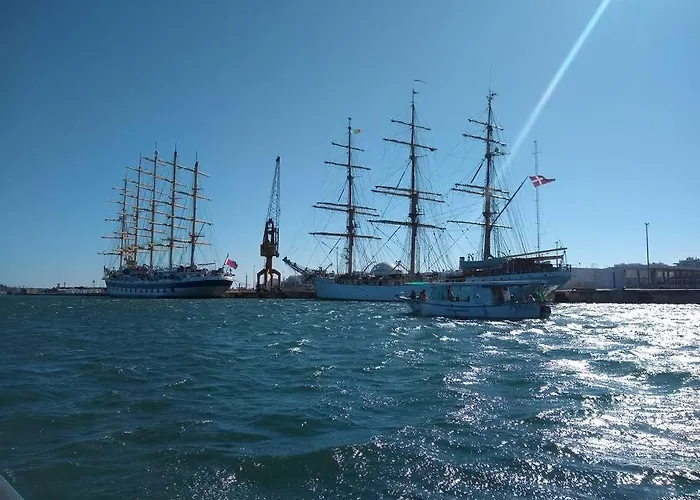 Front Luxury T1 Pools Garage Tennis Lejlighed *